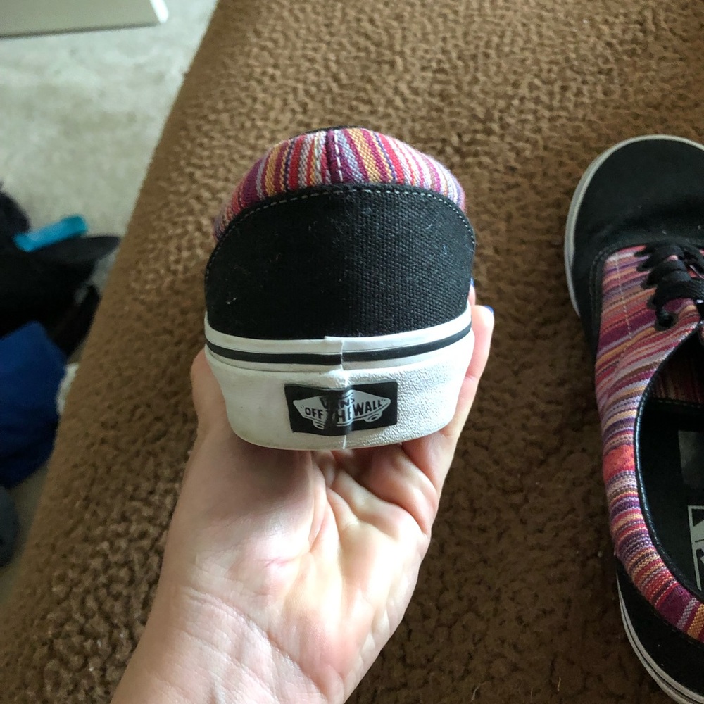 Vans - Picture 3 of 4